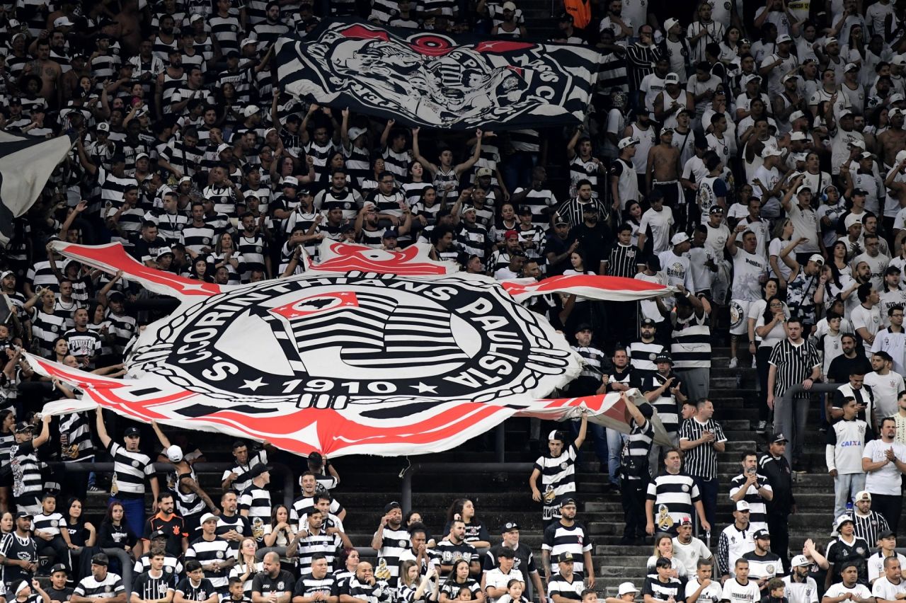Torcida do Corinthians na Neo Química Arena