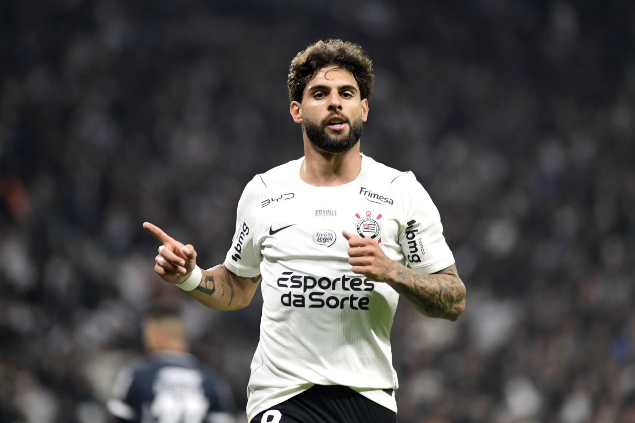 Yuri Alberto comemora gol pelo Corinthians contra o Remo