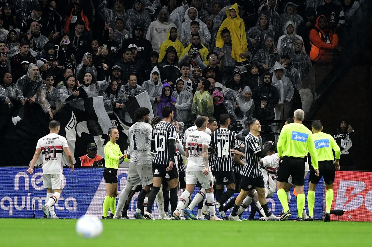 Torcida do Corinthians na Neo Química Arena