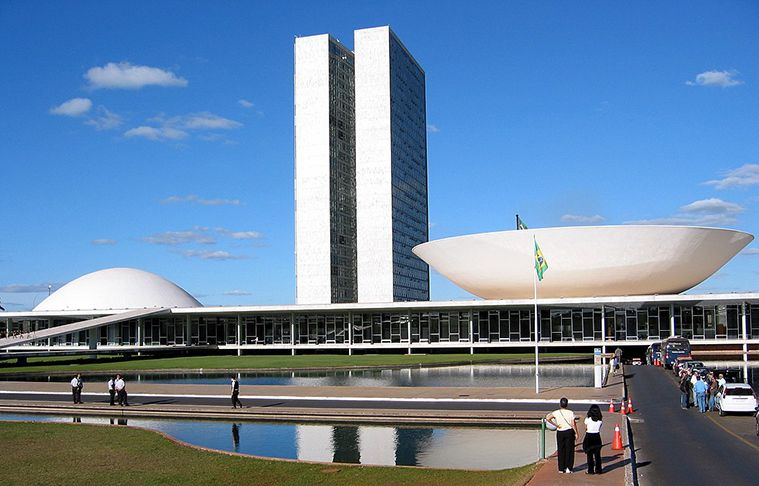 Largada na Esplanada dos Ministérios durante corrida