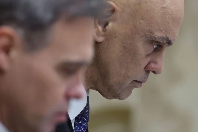 Plenário do STF com ministros em sessão