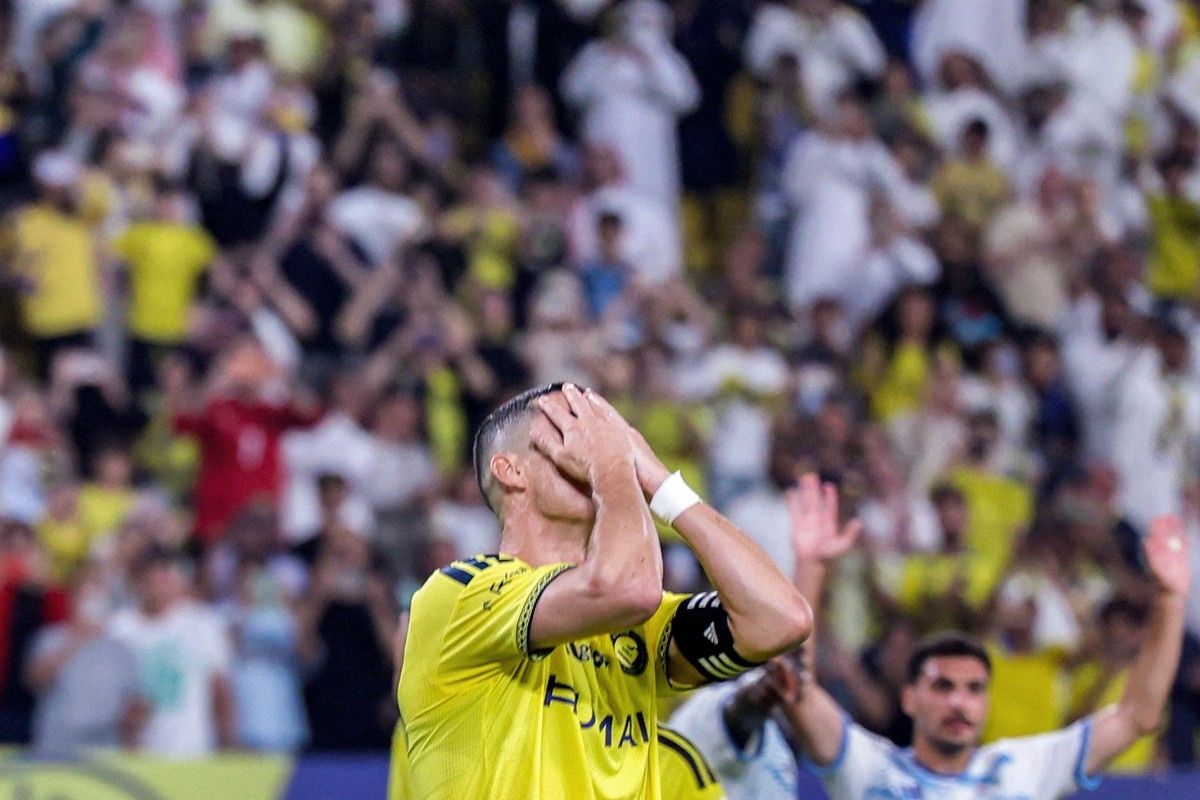 Cristiano Ronaldo frustrado durante partida pelo Al-Nassr