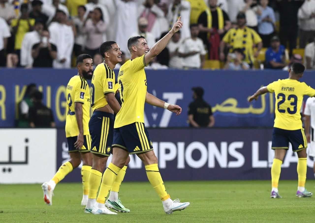 Cristiano Ronaldo comemora gol pelo Al-Nassr