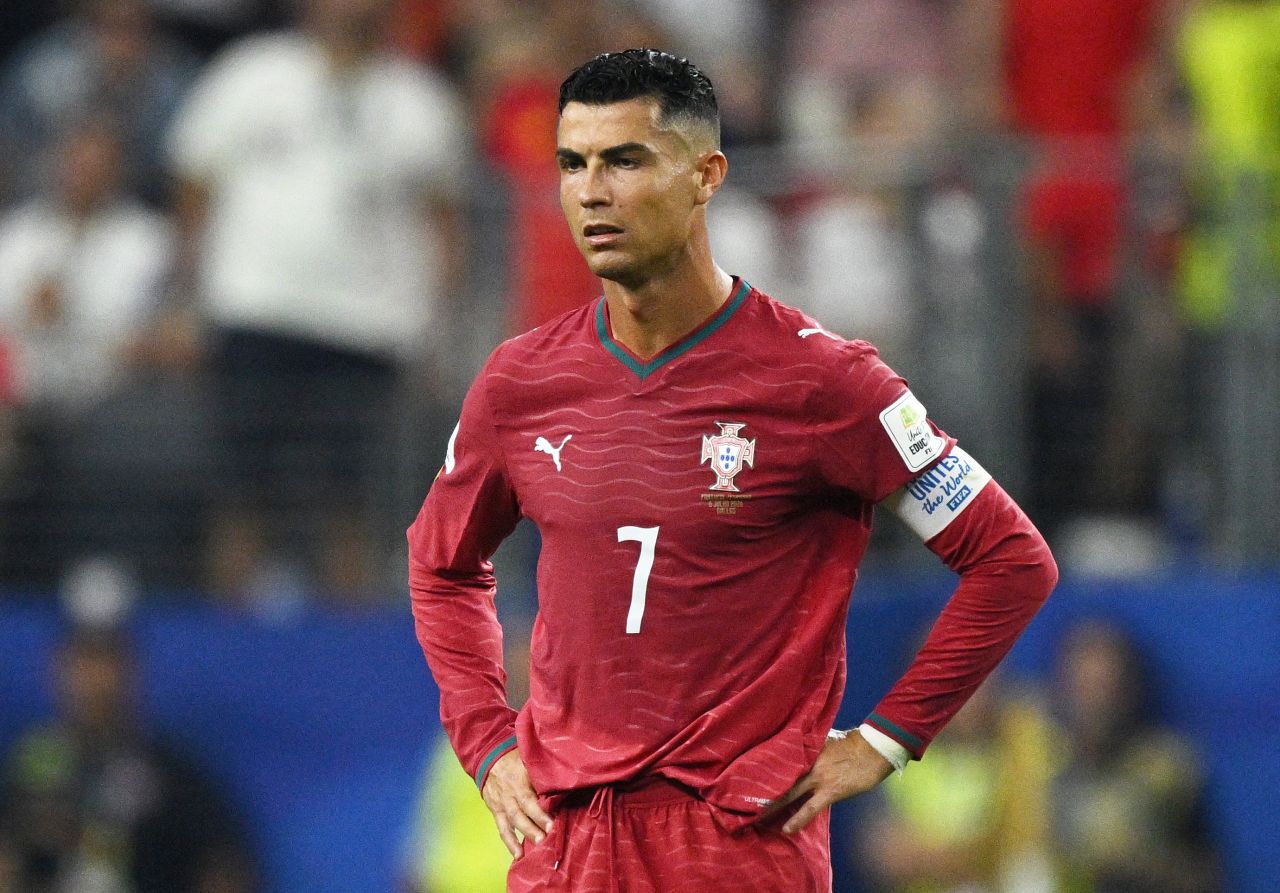 Cristiano Ronaldo lamentando após gol sofrido