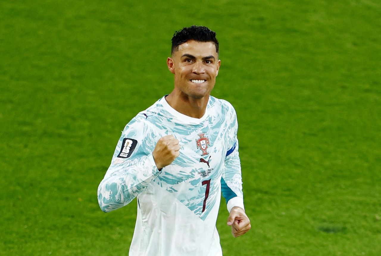 Cristiano Ronaldo celebrando após marcar de pênalti contra a Croácia