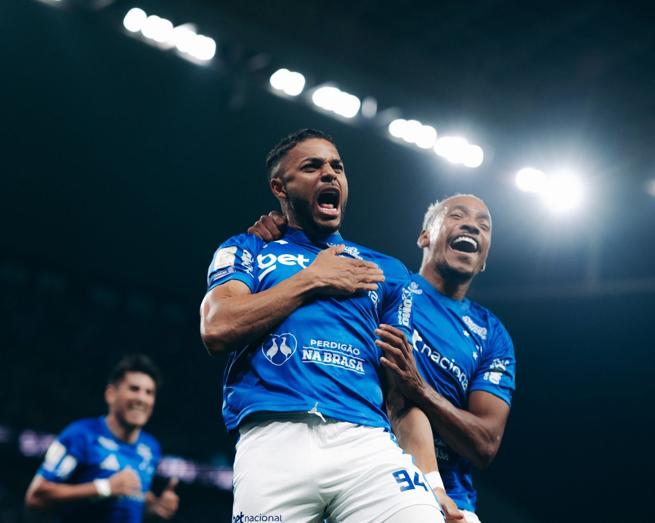 Wanderson comemora gol do Cruzeiro
