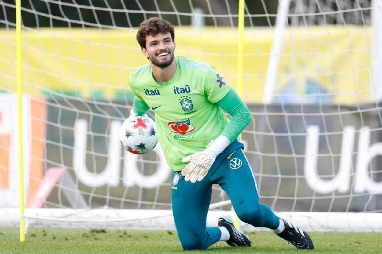 Otávio em treinamento da seleção brasileira