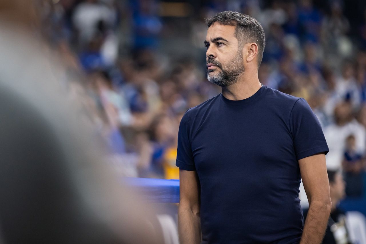 Artur Jorge durante Cruzeiro x Fluminense no Mineirão