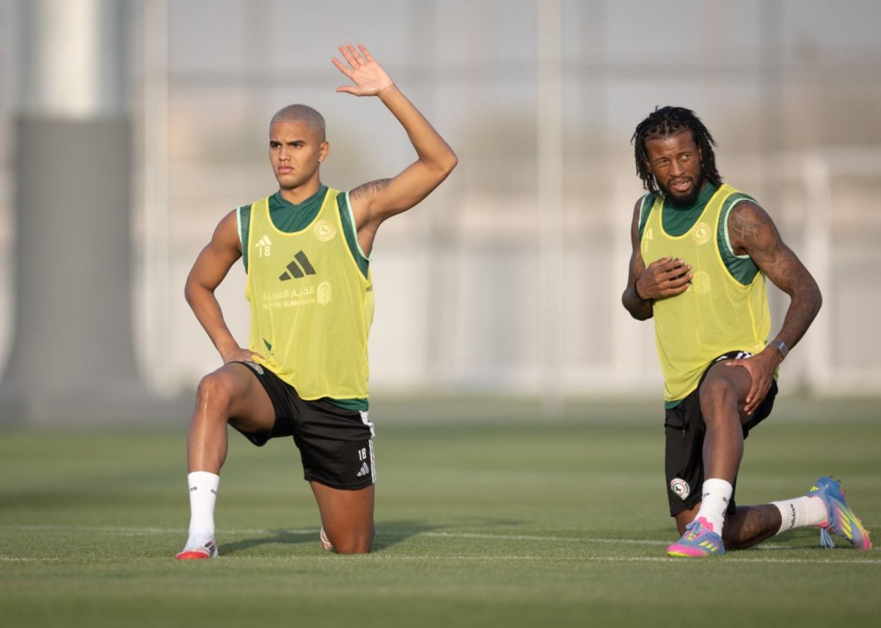João Costa em ação pelo Al Ettifaq