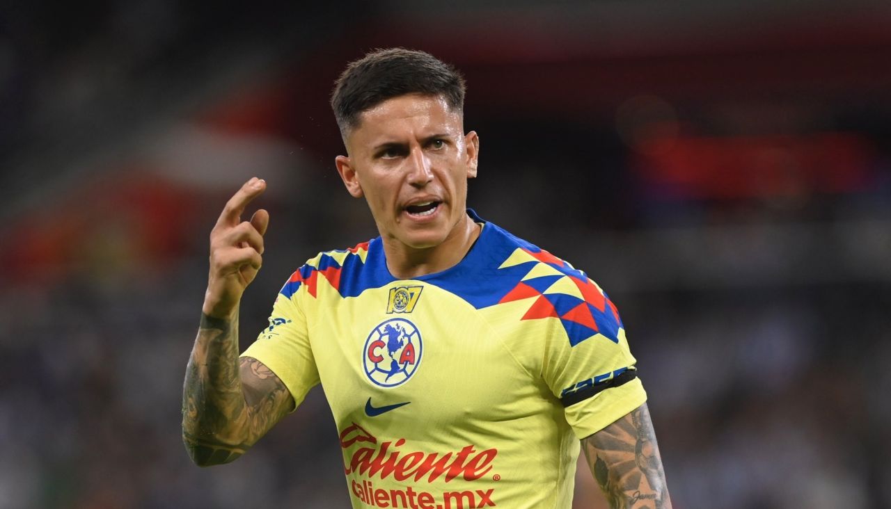 Brian Rodriguez com a camisa do América-MEX