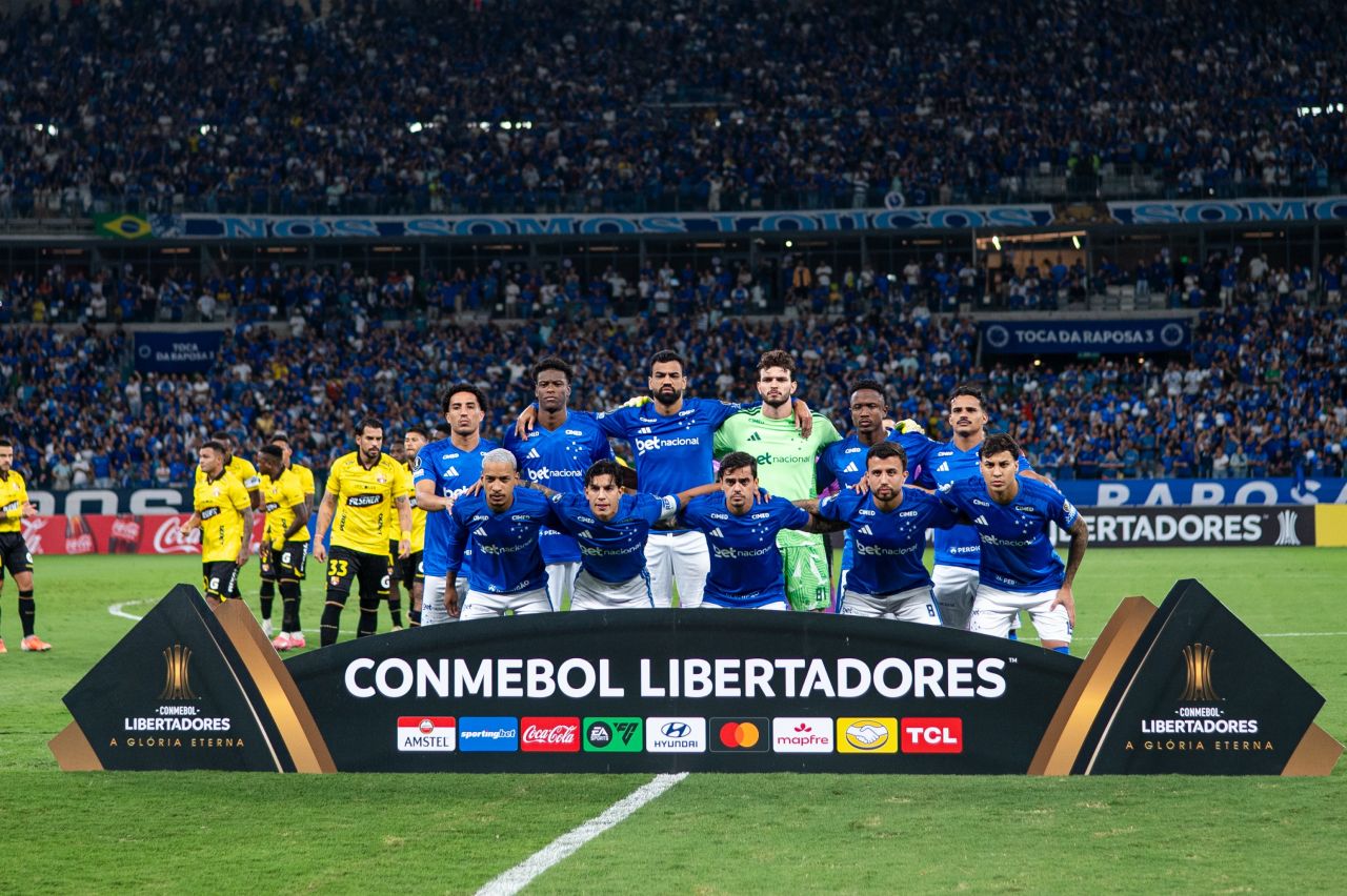 Torcida do Cruzeiro no Mineirão durante partida da Libertadores