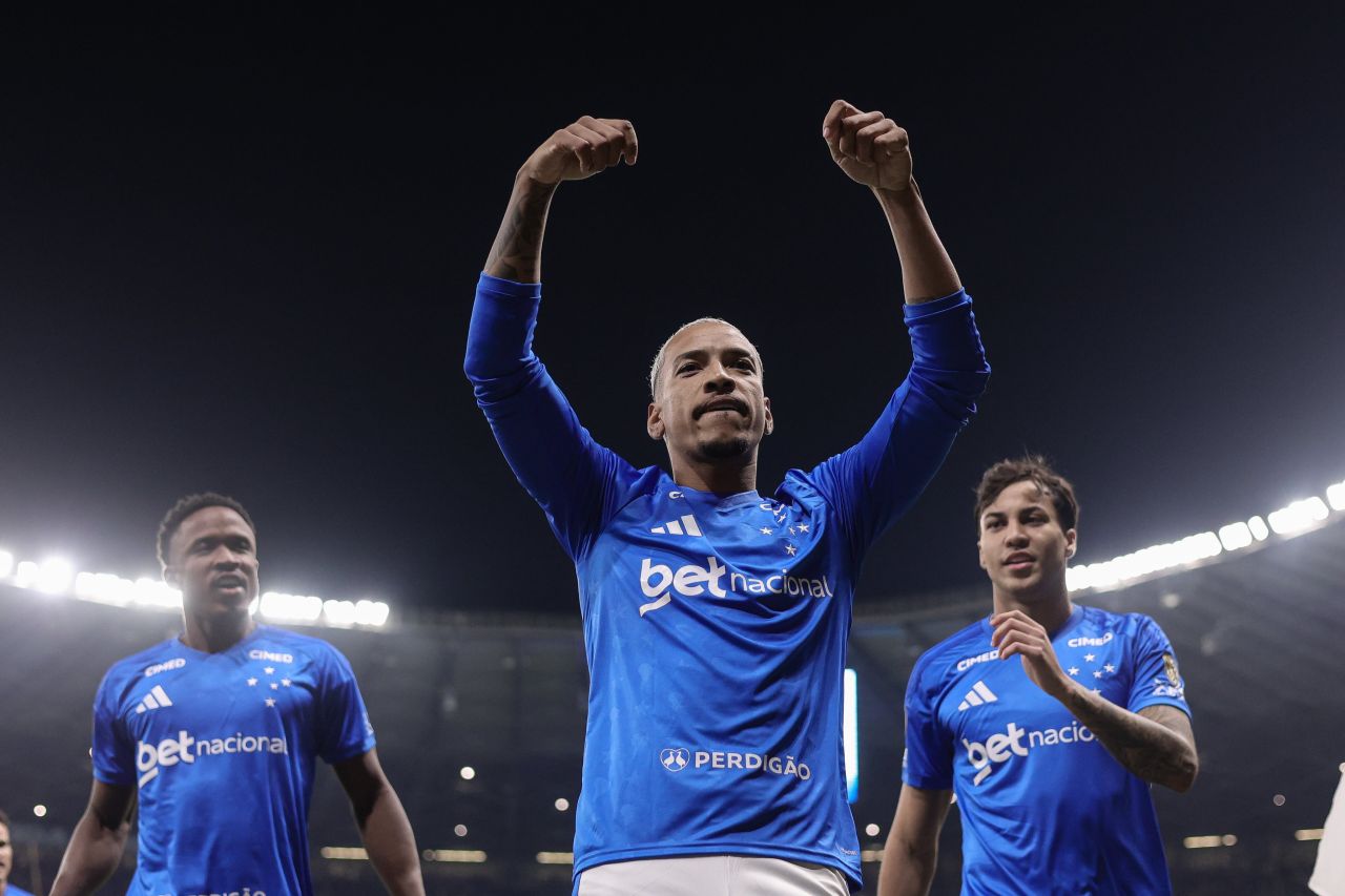 Matheus Pereira comemora gol pelo Cruzeiro no Mineirão