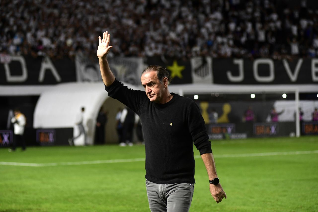 Cuca durante coletiva após Santos 0 x 0 Palmeiras