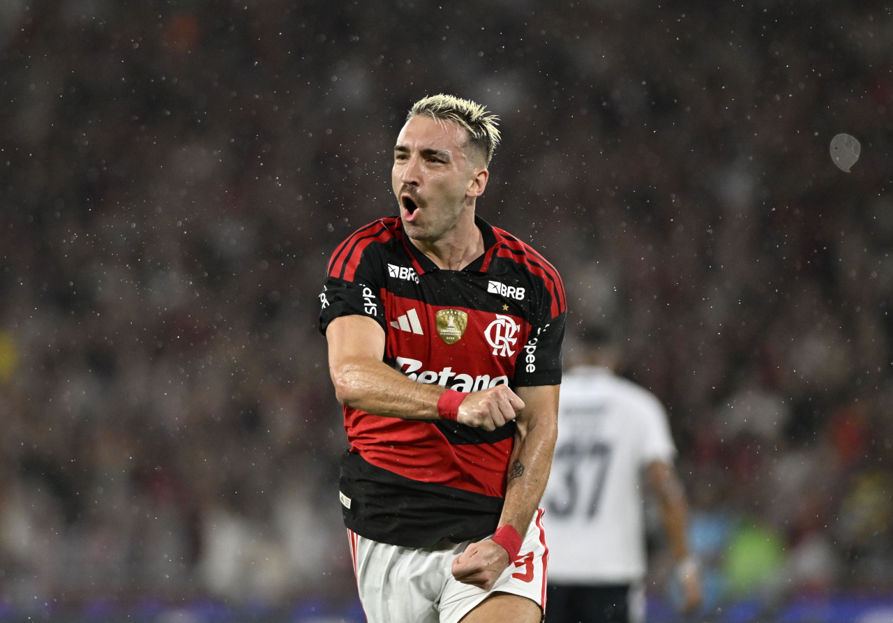 Cuello em acao pelo Atletico-MG