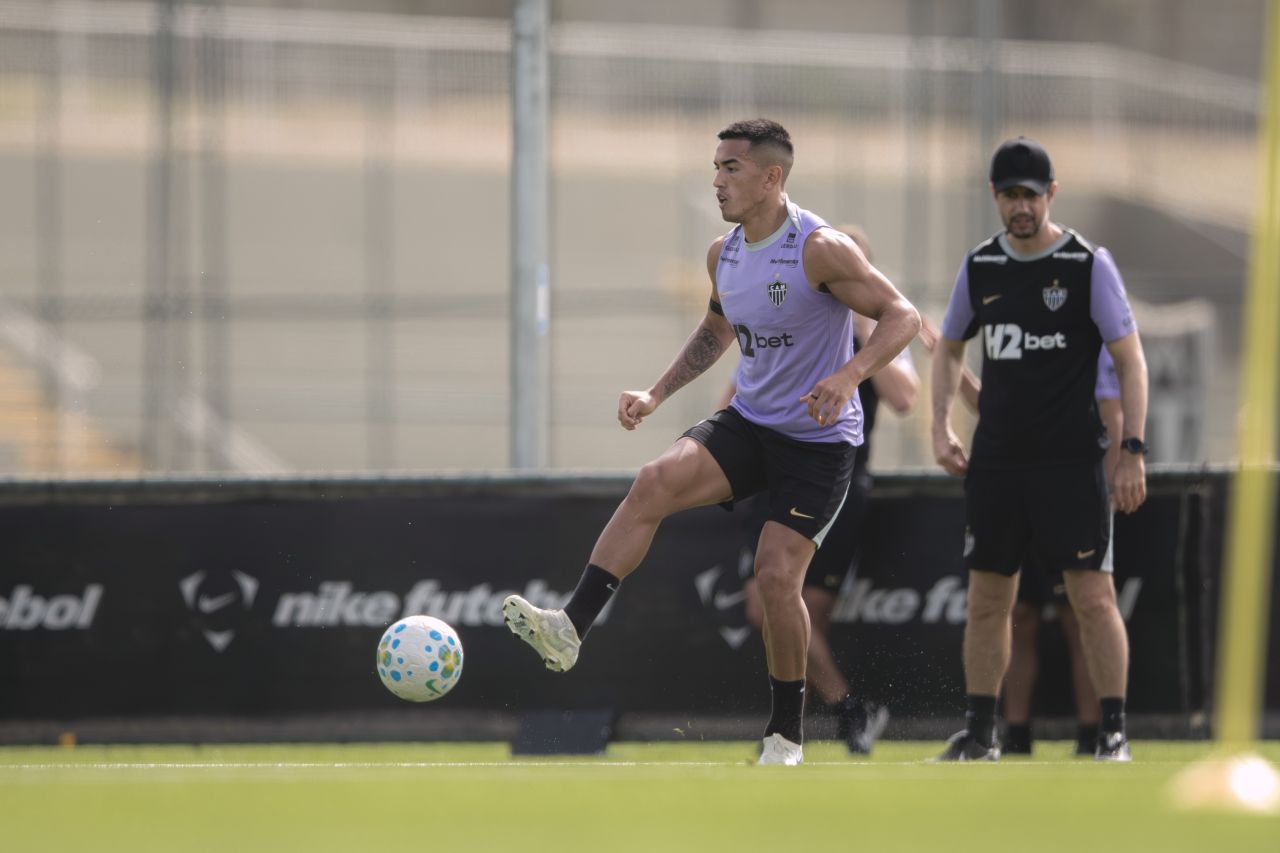 Cuello em treino do Atlético-MG