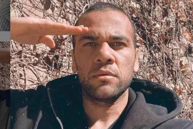 Daniel Alves em ato religioso