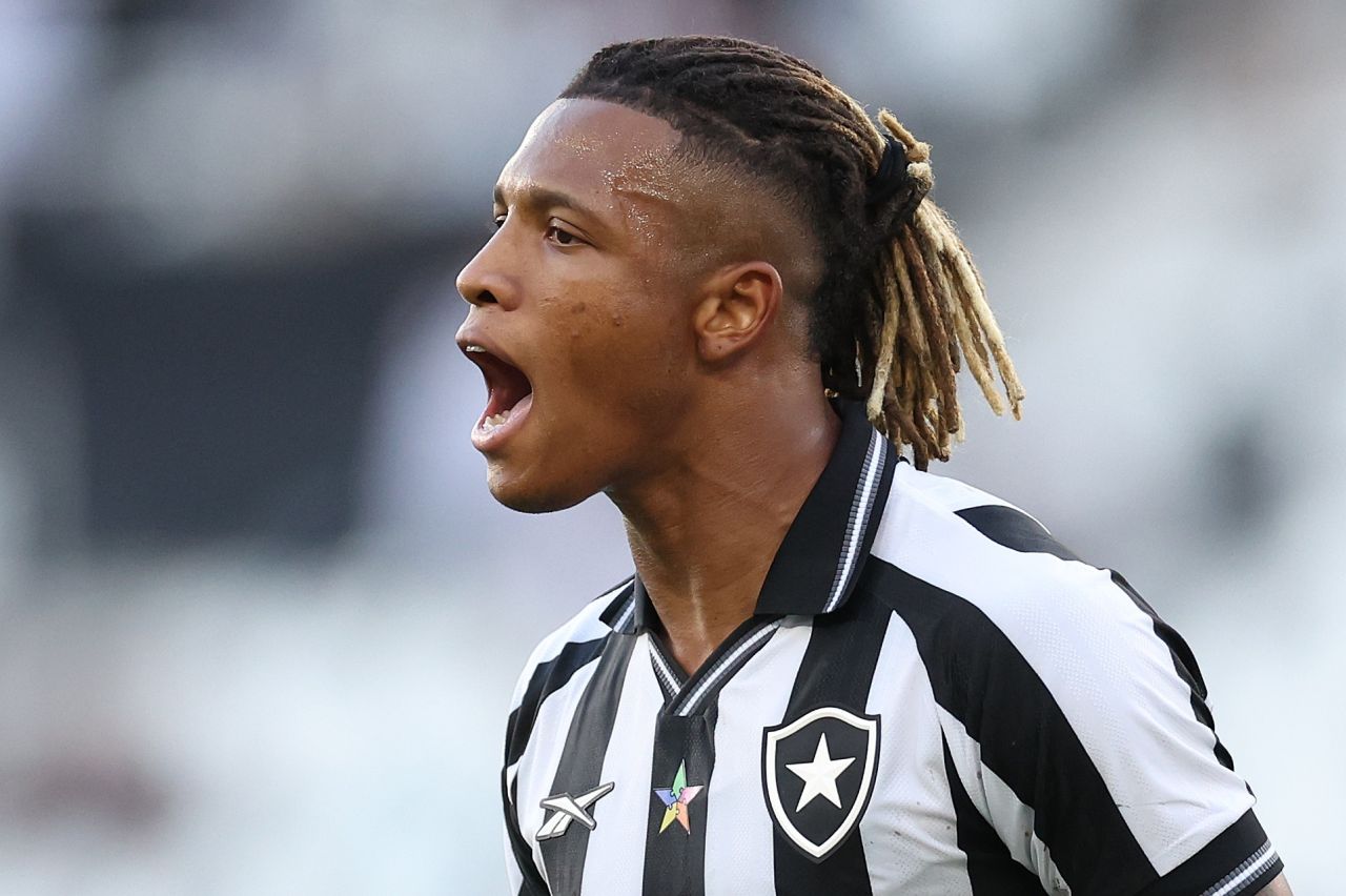 Danilo durante partida do Botafogo pelo Brasileirão