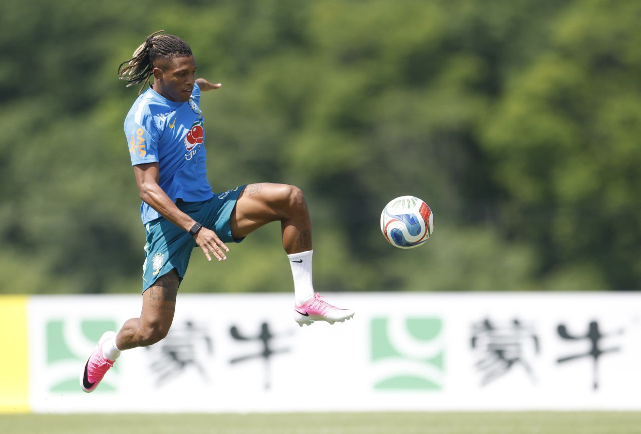 Danilo em treino