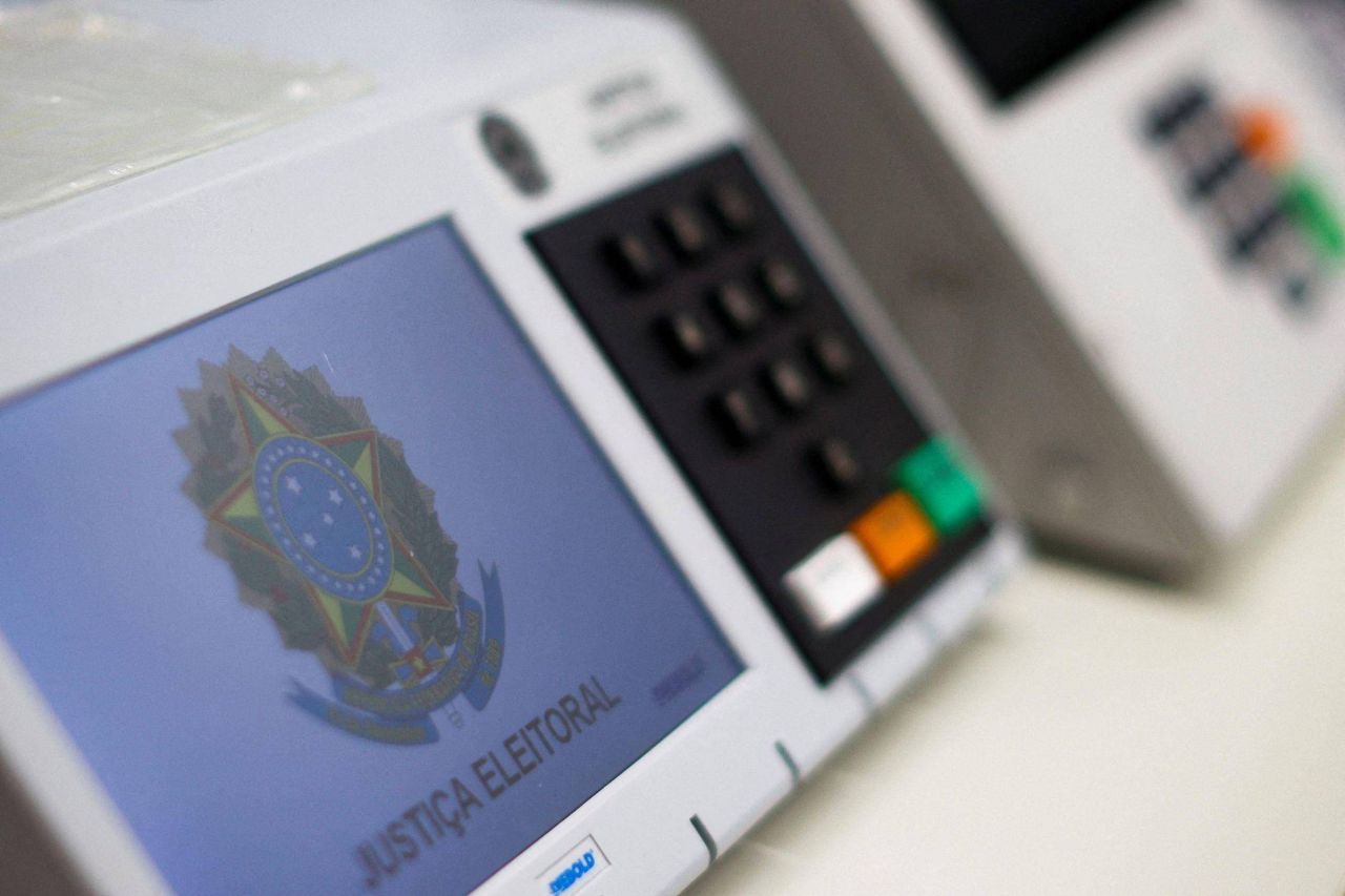 Gráfico do Datafolha sobre intenções de voto entre eleitores de centro