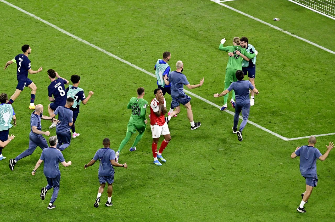 Gabriel Magalhães lamenta após derrota na final da Champions
