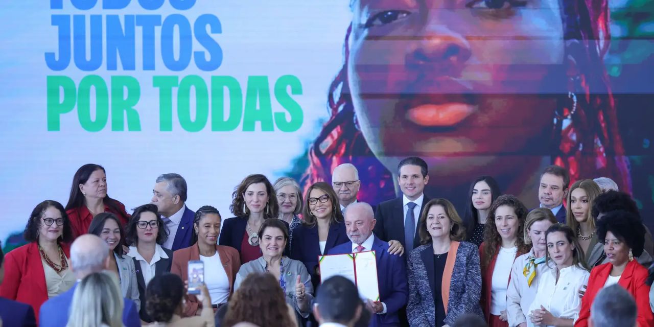 Presidente Lula durante cerimônia no Palácio do Planalto
