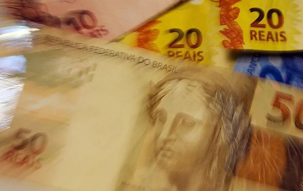 Gráfico mostrando queda de dividendos e balanços fiscais das estatais