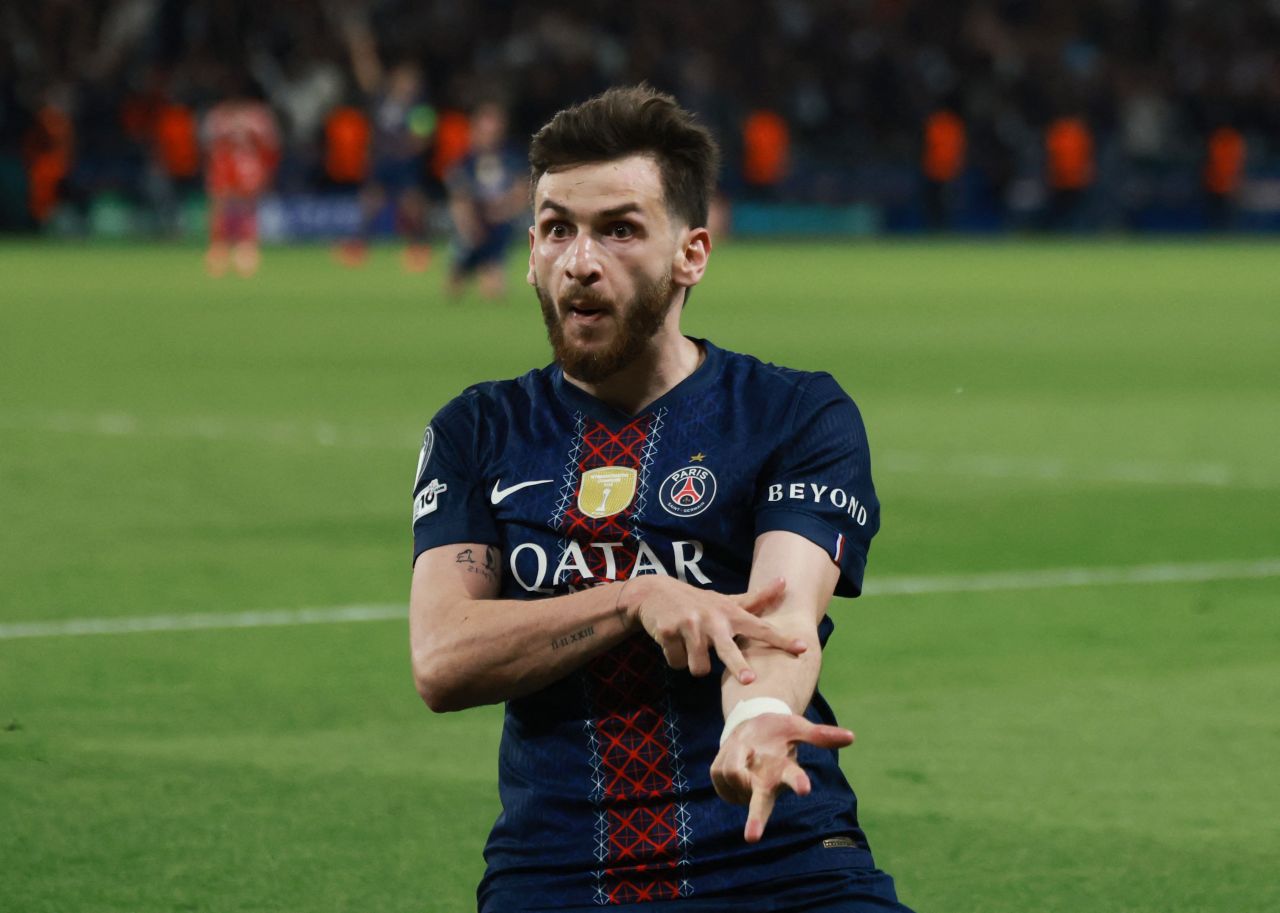 Kvaratskhelia em ação pelo PSG