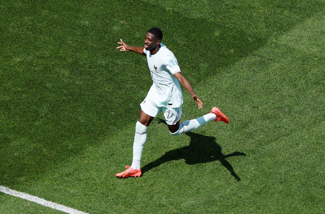 Ousmane Dembélé comemora gol pela seleção francesa