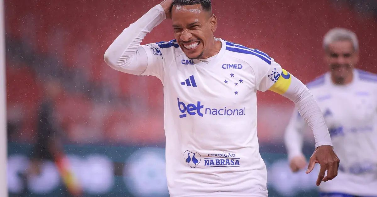 Jogadores do Atlético-MG em treino coletivo