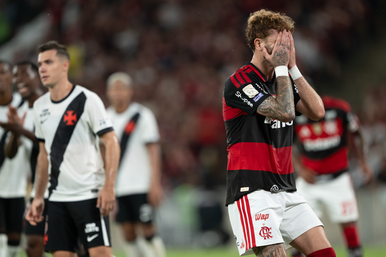 Palmeiras e Flamengo em partidas do Brasileirão