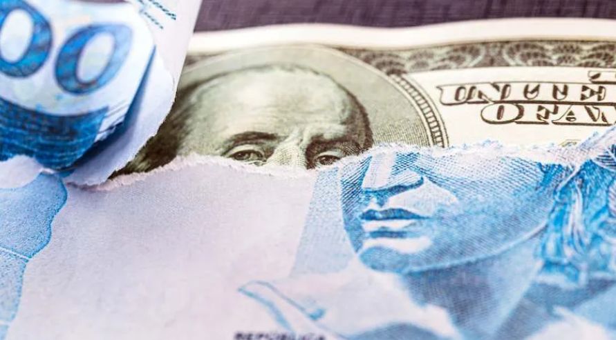 Gráfico comparando taxas de juros Brasil e Estados Unidos