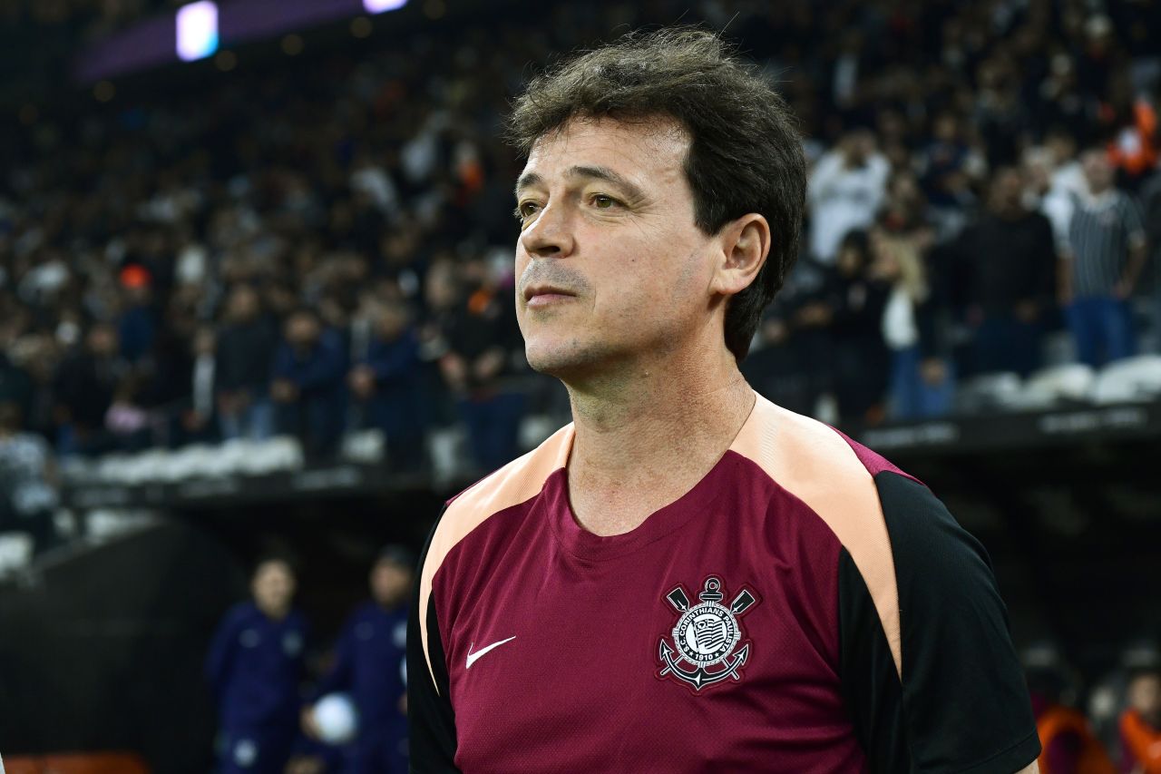 Fernando Diniz em coletiva após Corinthians x Remo