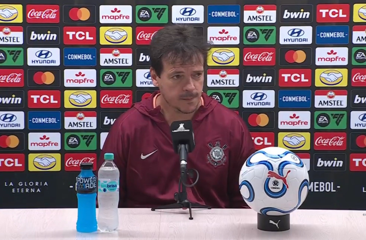 Fernando Diniz em entrevista após Santa Fe x Corinthians