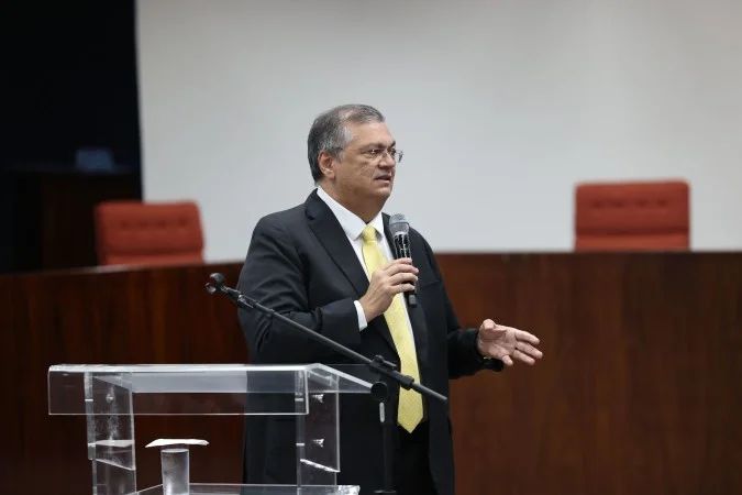 Ministro Flávio Dino no plenário do STF
