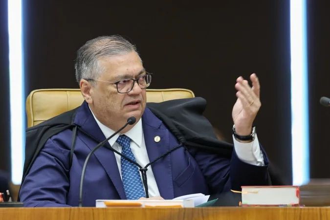 Ministros do STF em sessão plenária