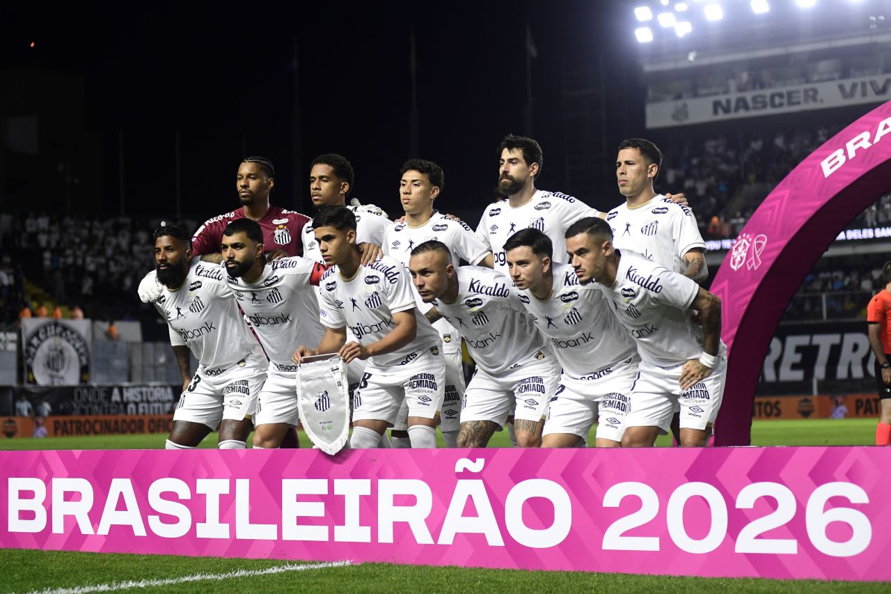 Diógenes faz defesa pelo Santos no clássico
