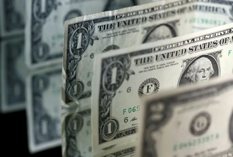 Painel eletrônico com cotação do dólar