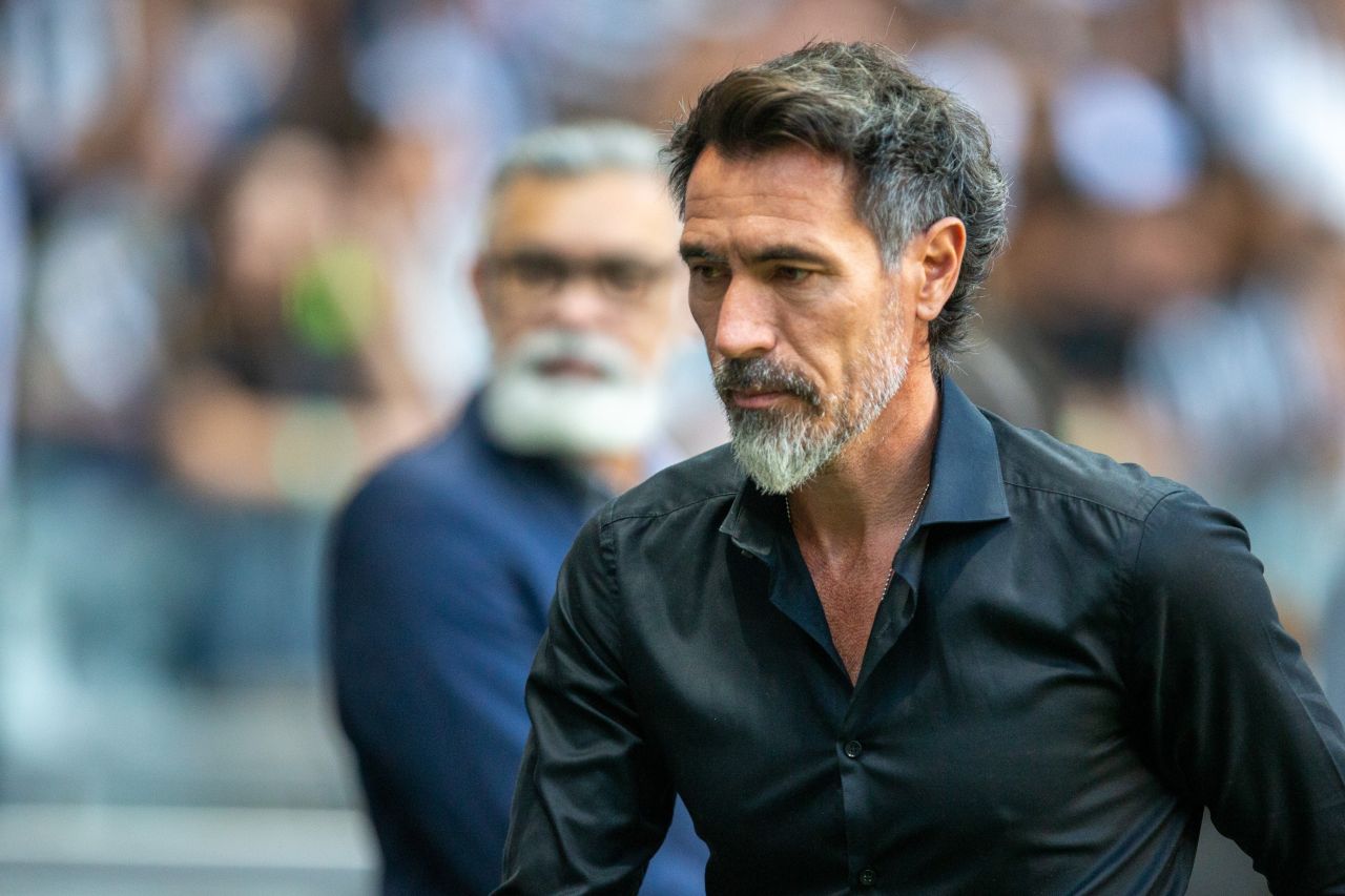 Eduardo Domínguez em campo durante Atlético-MG x Botafogo