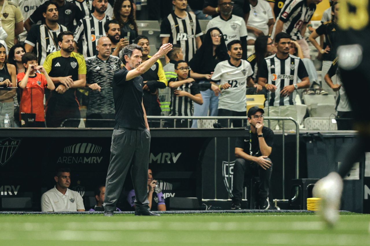 Eduardo Domínguez em coletiva após derrota do Atlético-MG