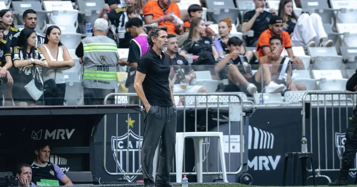 Cuello comemorando gol pelo Atlético