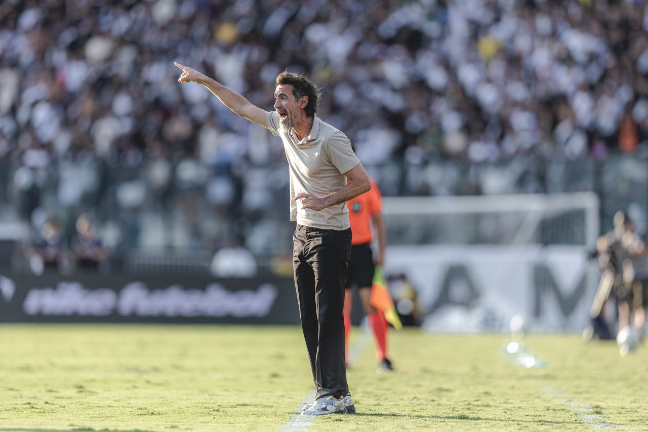 Eduardo Domínguez em coletiva após Vasco 1 x 0 Atlético-MG