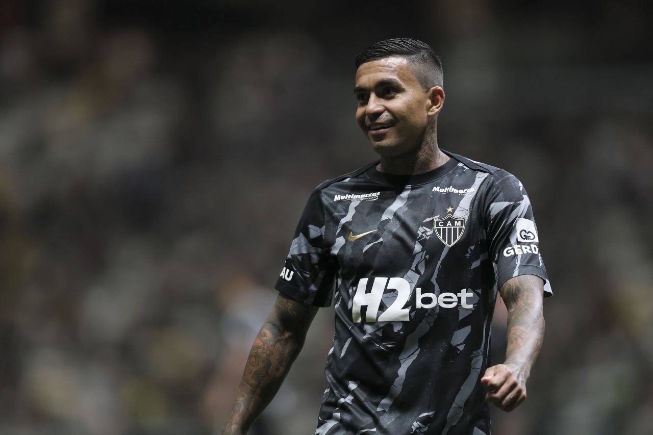 Gustavo Scarpa em recuperação e Dudu em ação pelo Atlético-MG