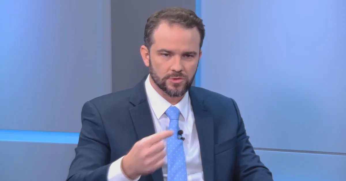 Ministro Dario Durigan em entrevista