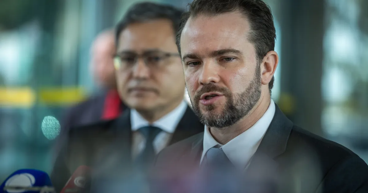 Ministro da Fazenda Dario Durigan em evento internacional