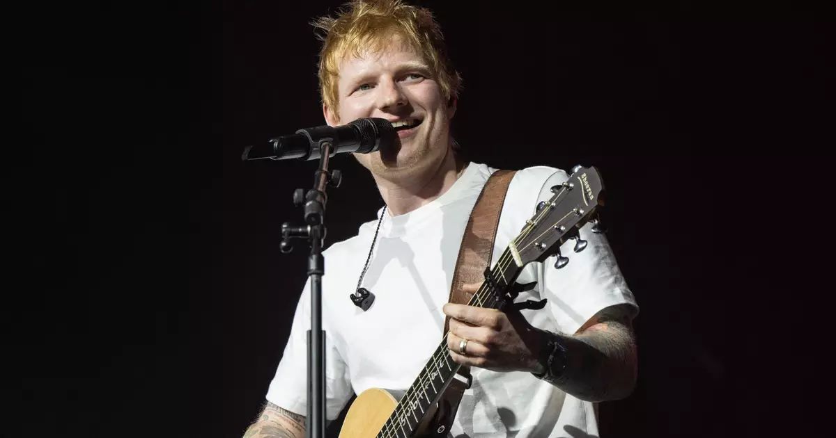 Ed Sheeran em apresentação ao vivo