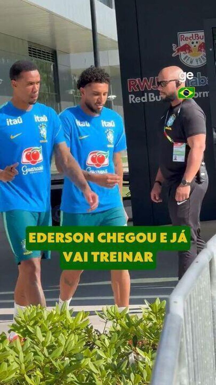 Éderson em ação com a camisa da Seleção