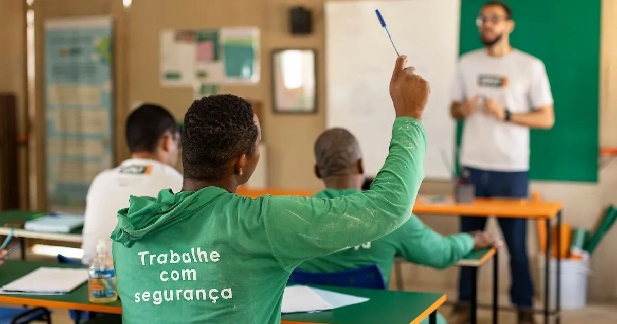 Sala de aula em canteiro de obra da MRV