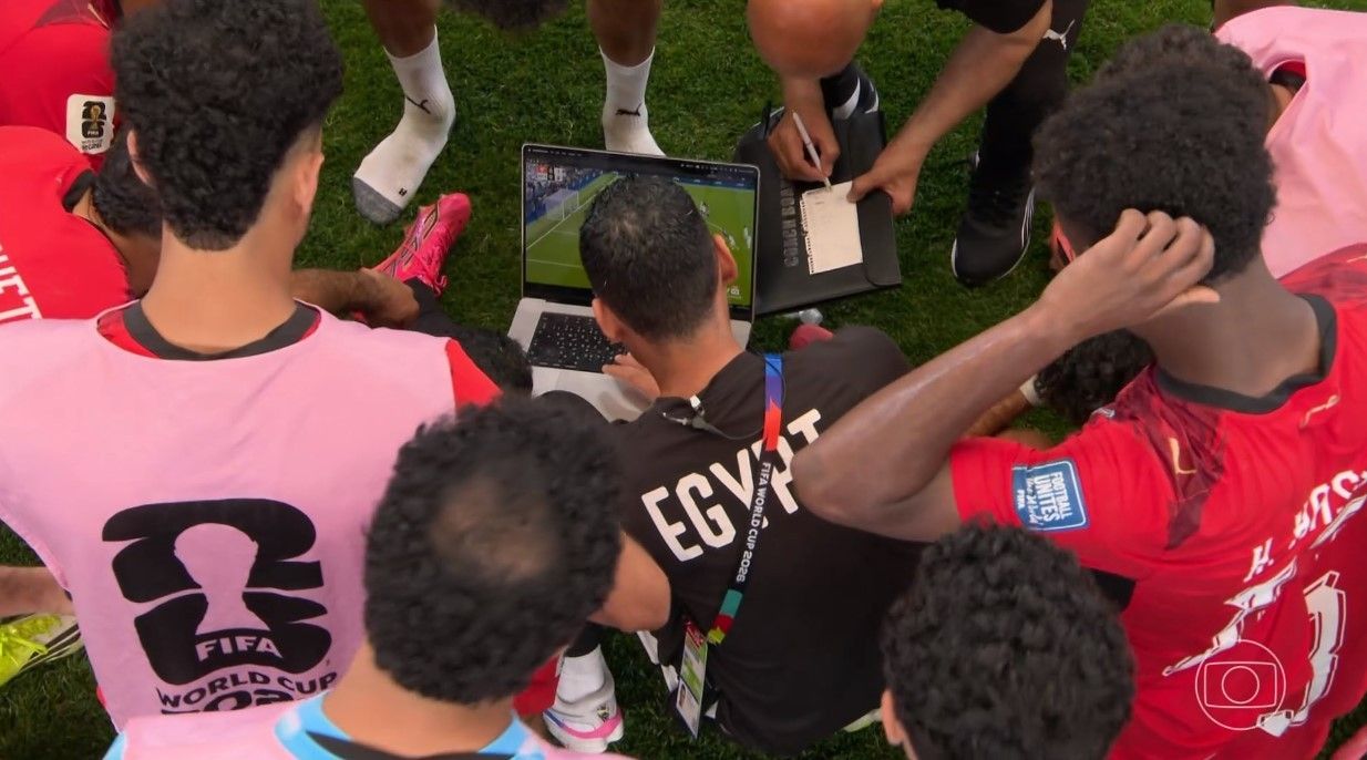 Jogadores do Egito assistem vídeo antes de pênaltis