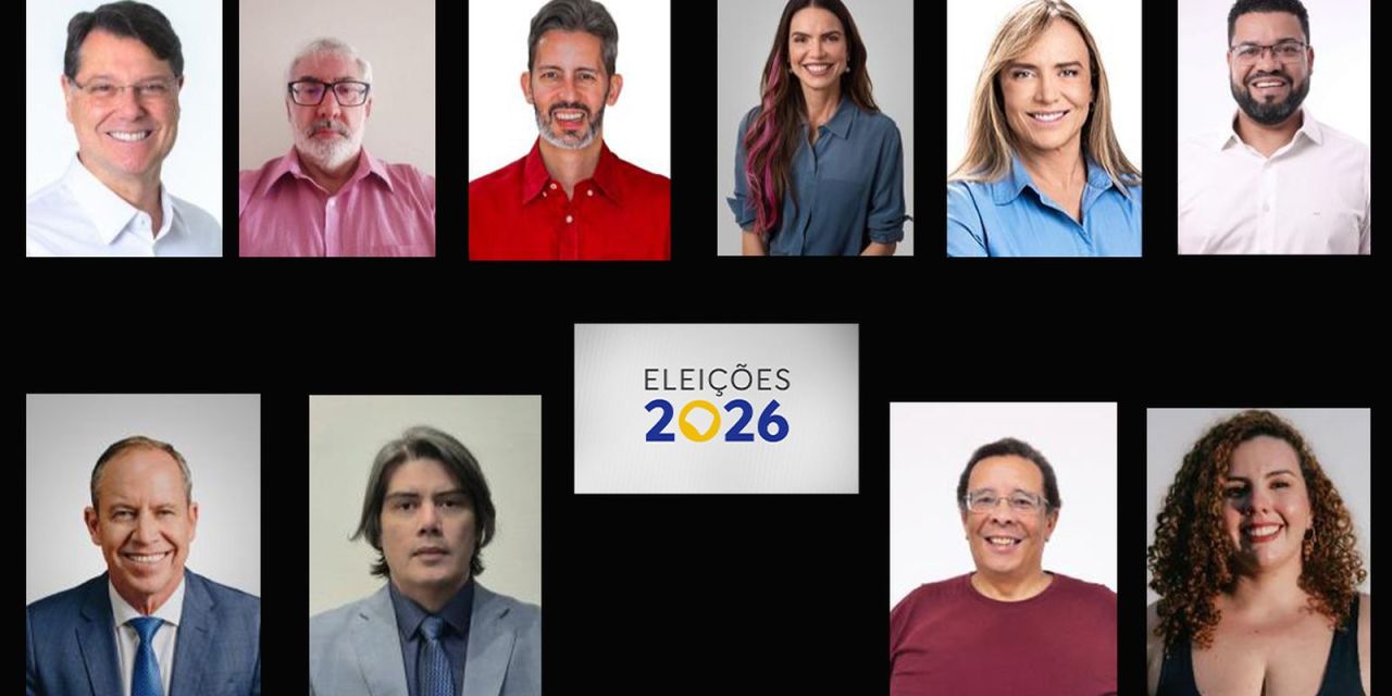 Urna eletrônica ao lado da bandeira do Distrito Federal