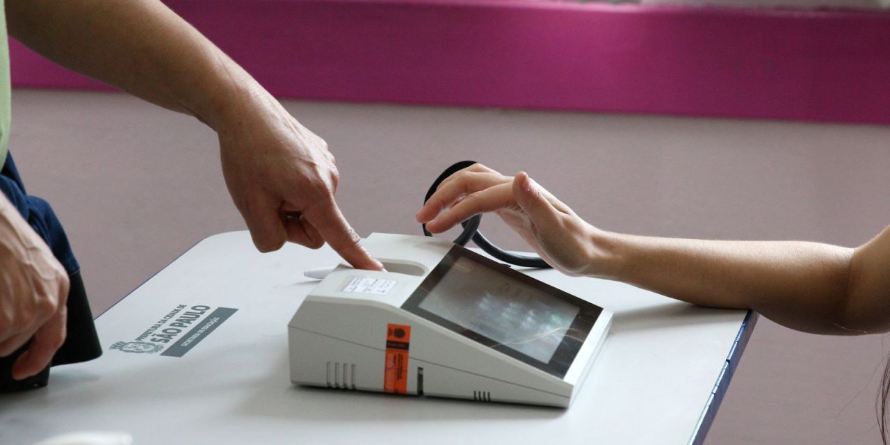 leitor biométrico de urna eletrônica